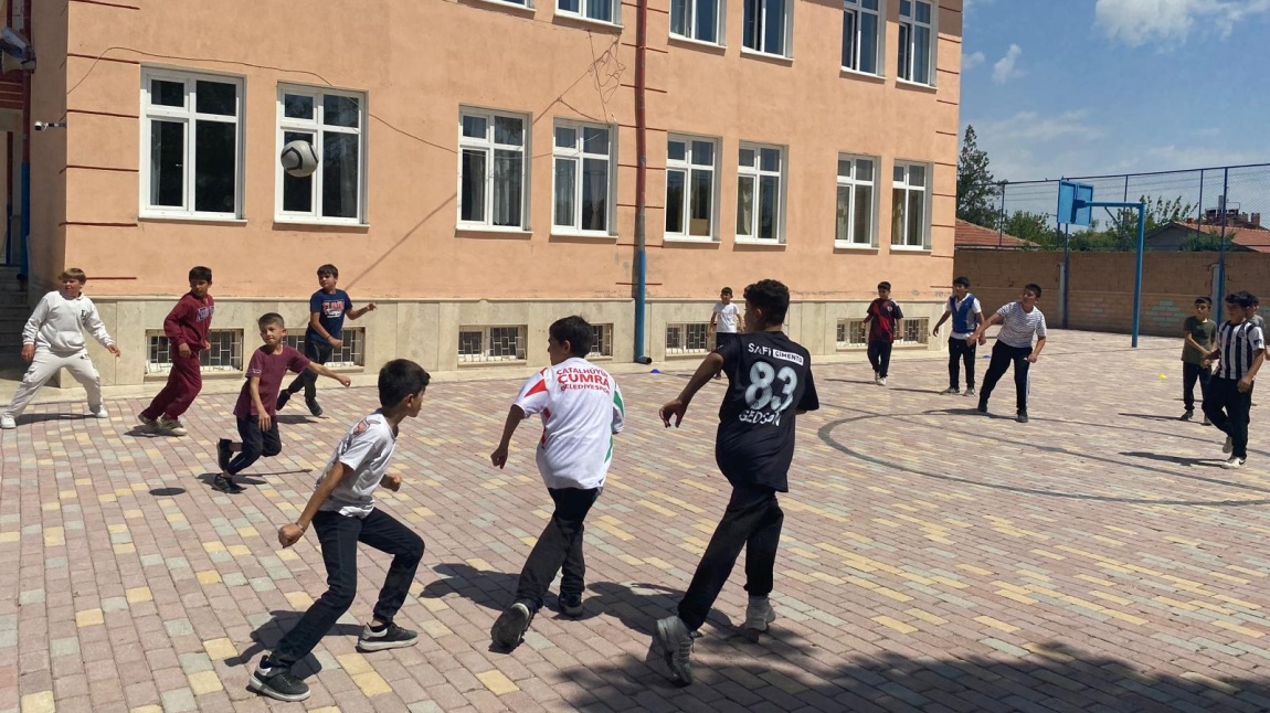 Yüz Yüze 100 Çocuk Oyunu